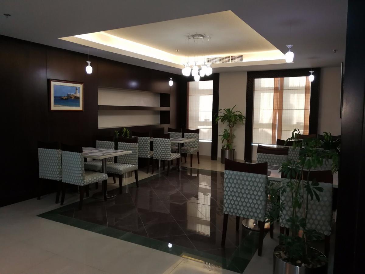 Golden Tulip Headington Hotel Muscat Exterior foto